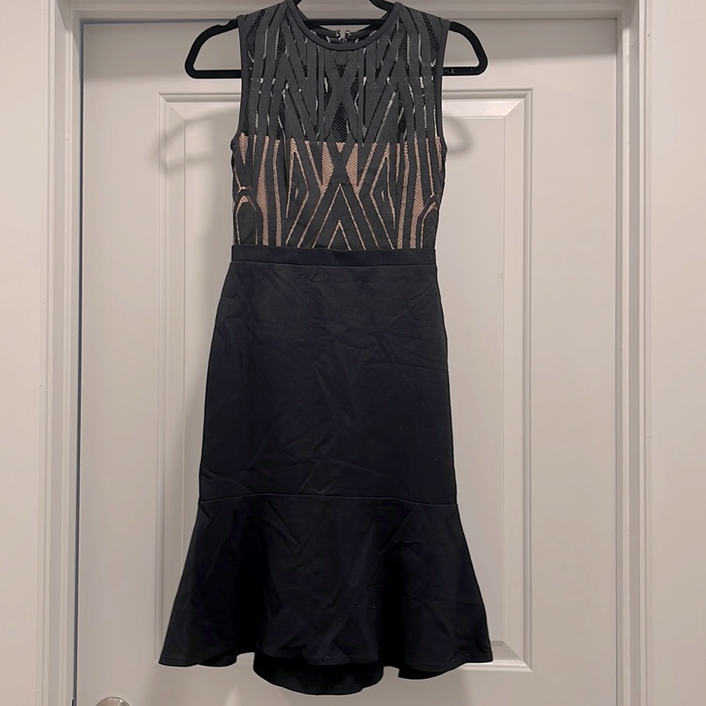 BCBGMAXAZRIA size 0 black sleeveless sheer lace dress